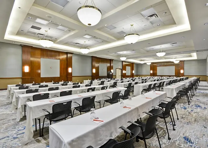 Crowne Plaza Southern Hills Hotel Tulsa