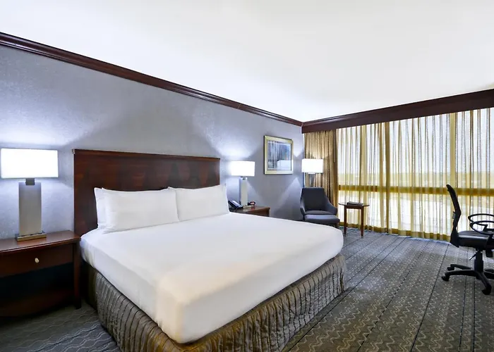 Crowne Plaza Southern Hills 4*