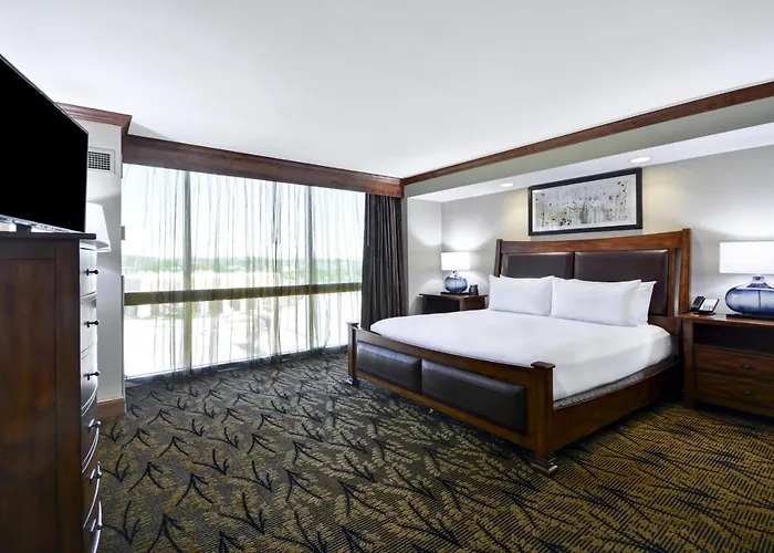 Hotel Crowne Plaza Southern Hills 4*