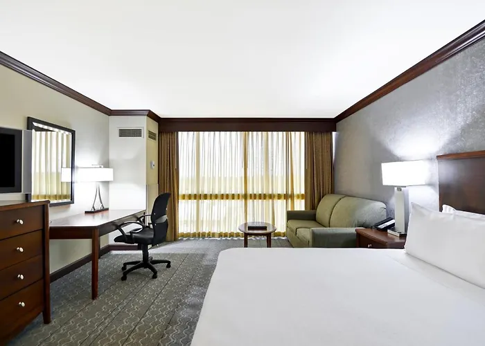 Hotel Crowne Plaza Southern Hills 4*