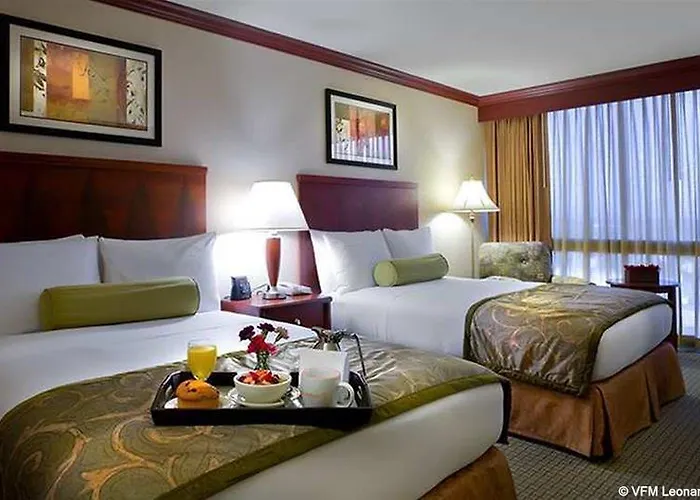 Crowne Plaza Southern Hills 4* Tulsa