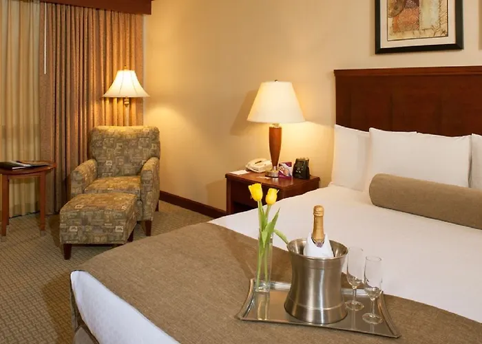 Crowne Plaza Southern Hills Hotel