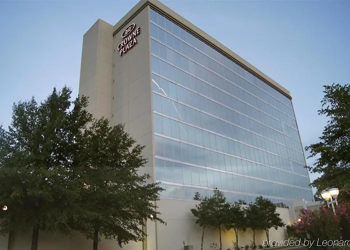 Crowne Plaza Southern Hills Hotel Tulsa