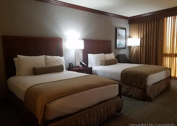 Crowne Plaza Southern Hills Hotel