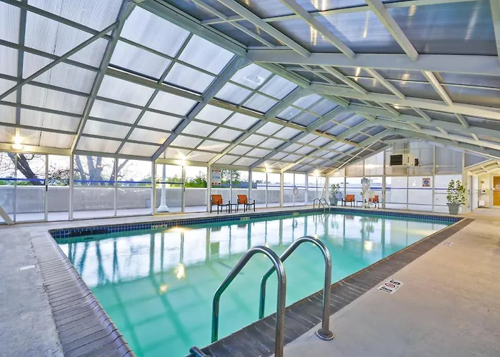 Crowne Plaza Southern Hills 4*