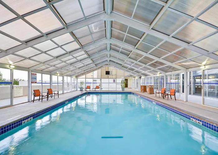 Crowne Plaza Southern Hills Hotel Tulsa