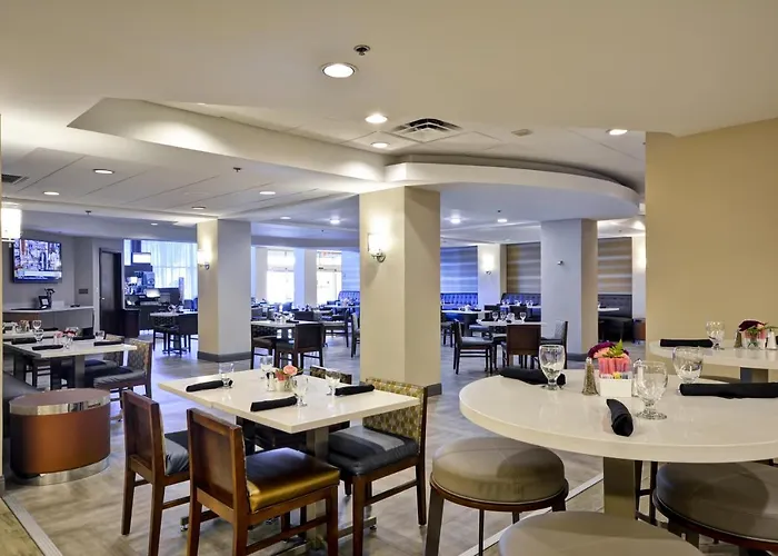 Crowne Plaza Southern Hills Hotel Tulsa