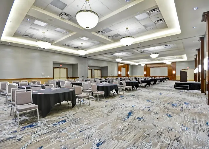 Crowne Plaza Southern Hills Hotel Tulsa