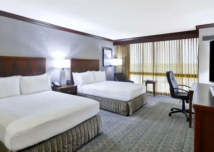 Hotel Crowne Plaza Southern Hills 4*