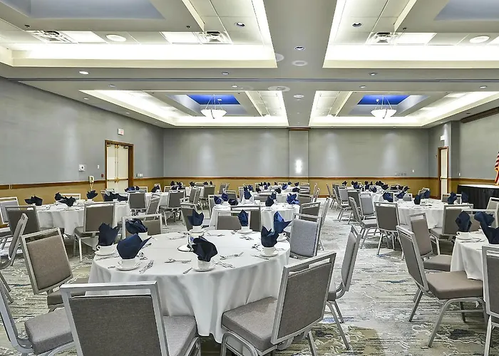 Crowne Plaza Southern Hills Hotel Tulsa